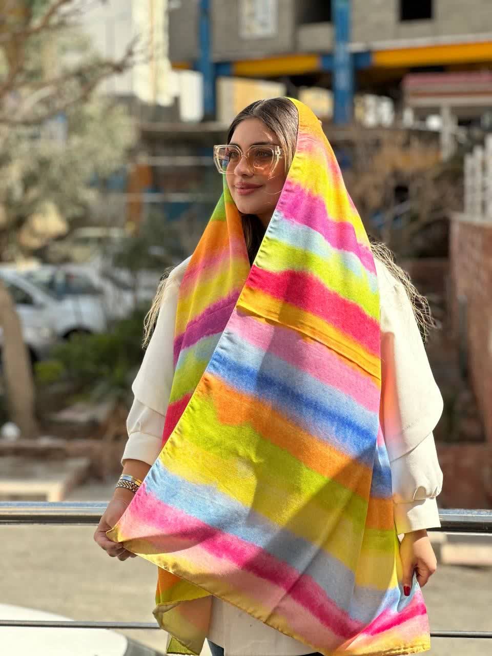 11275شال زنانه نخی بهاره طرحدار رنگین کمانی جدید کد r147