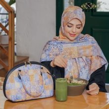 ست کیف و روسری زنانه با کیف نیمگرد طرح کاشی رنگ آبی ارسال رایگان کد na1403