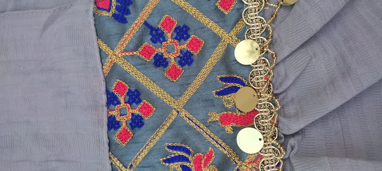 شال زنانه مجلسی نخی دلتا جدید زیبا رنگ طوسی طرح تکه دوزی با ارسال رایگان کد lo292