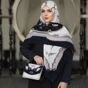 ست کیف و روسری زنانه طرح پرستو رنگ مشکی جدید کیفیت عالی کد mo324