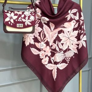 ست کیف و روسری زنانه طرح جدید آیلی رنگ زرشکی کیفیت عالی کد mo641