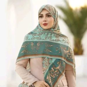 روسری نخی زنانه طرح سنتی منگوله دار mo907