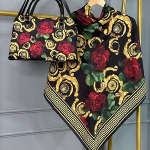 ست کیف و روسری زنانه طرح جدید رز ورساچه رنگ مشکی کیفیت عالی کد mo740