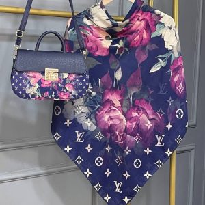 ست کیف و روسری زنانه طرح جدید رز ال وی سرمه ای کیفیت عالی کد mo802