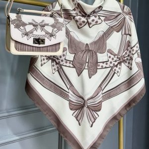 ست کیف و روسری زنانه طرح جدید پاپیون رنگ کرم کیفیت عالی کد mo842